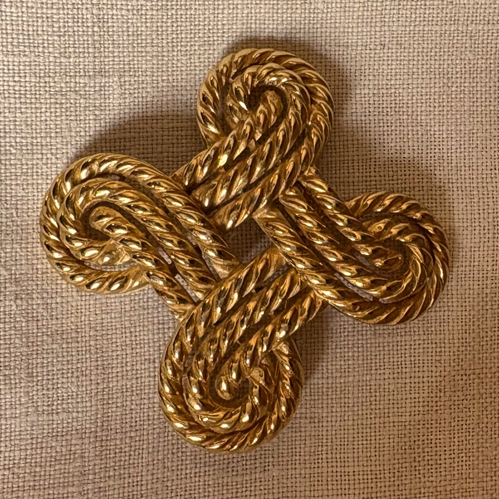 Crown Trifari Gold Eternity Knot Twisted Rope Brooch